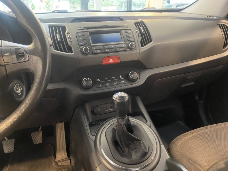 KIA MOTORS - SPORTAGE 2.0 LX 4X2 16V FLEX 4P MANUAL - 2011/2011 - Branca - Sob Consulta