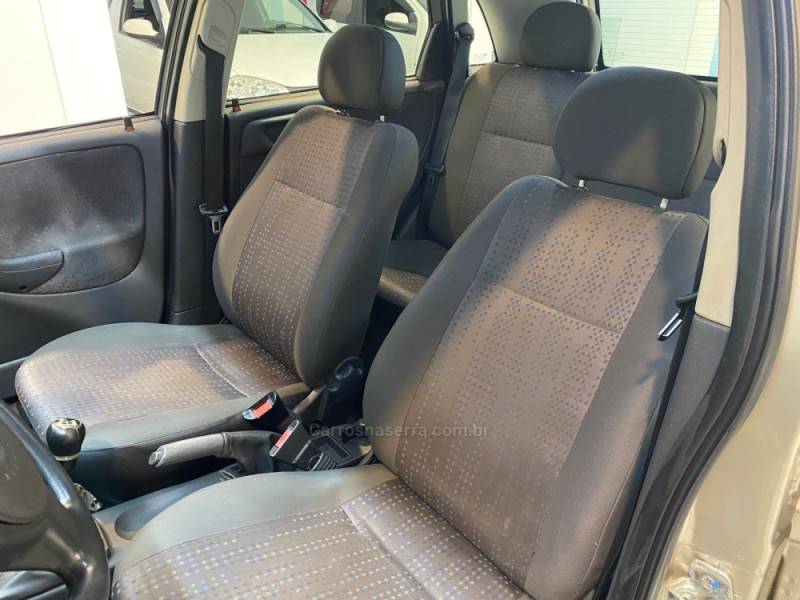 CHEVROLET - CORSA 1.4 MPFI MAXX 8V FLEX 4P MANUAL - 2012/2012 - Bege - R$ 37.900,00