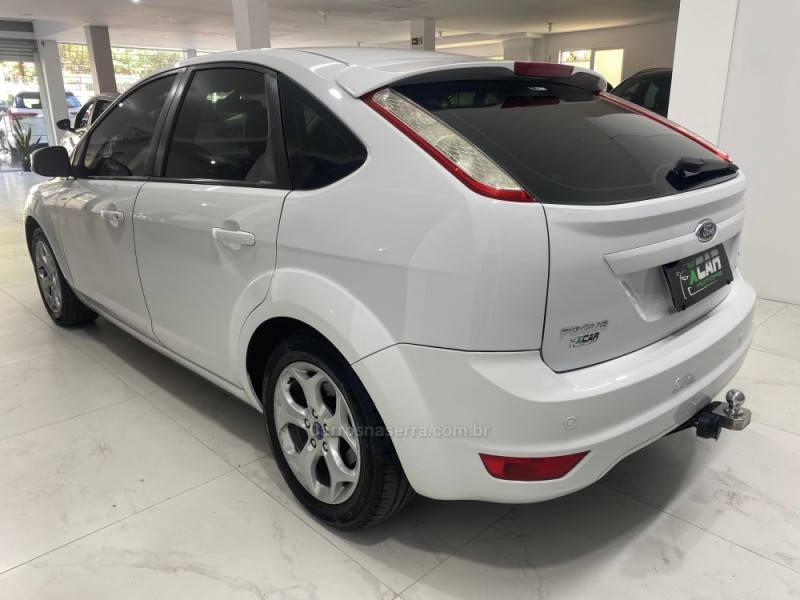 FORD - FOCUS 2.0 GLX 16V GASOLINA 4P AUTOMÁTICO - 2012/2013 - Branca - R$ 44.900,00