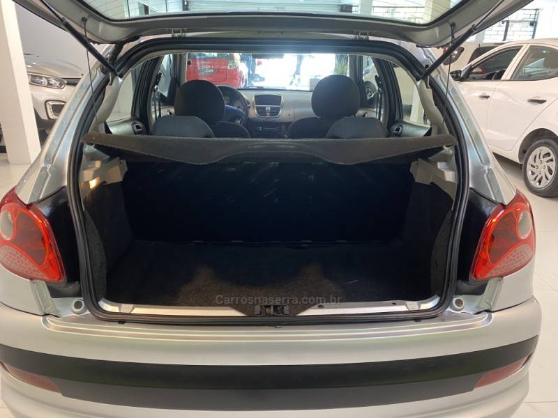 PEUGEOT - 207 1.4 XR SPORT 8V FLEX 4P MANUAL - 2009/2010 - Prata - R$ 23.900,00