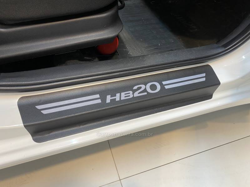 HYUNDAI - HB20 1.0 COMFORT 12V FLEX 4P MANUAL - 2013/2013 - Branca - R$ 43.900,00