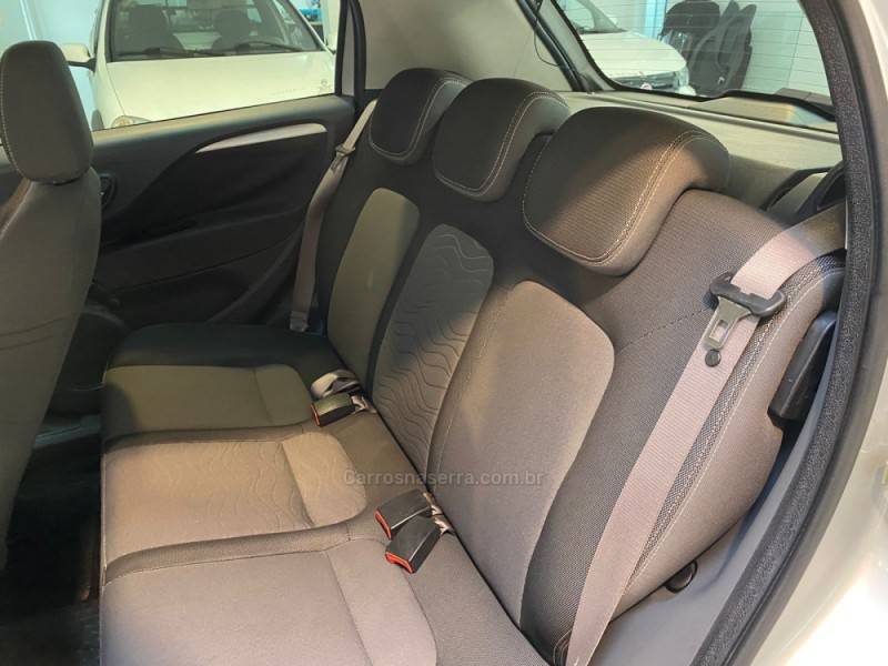 FIAT - PUNTO 1.6 ESSENCE 16V FLEX 4P MANUAL - 2012/2013 - Prata - R$ 45.900,00
