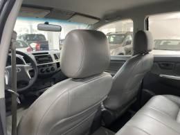 TOYOTA - HILUX 3.0 SR 4X4 CD 16V TURBO INTERCOOLER DIESEL 4P AUTOMÁTICO - 2011/2012 - Branca - R$ 119.900,00