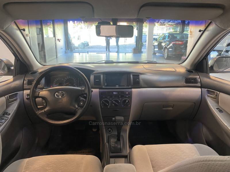 TOYOTA - COROLLA 1.8 XEI 16V GASOLINA 4P MANUAL - 2002/2003 - Prata - R$ 35.900,00
