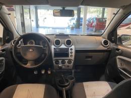 FORD - FIESTA 1.0 MPI TRAIL HATCH 8V FLEX 4P MANUAL - 2007/2008 - Prata - R$ 23.900,00