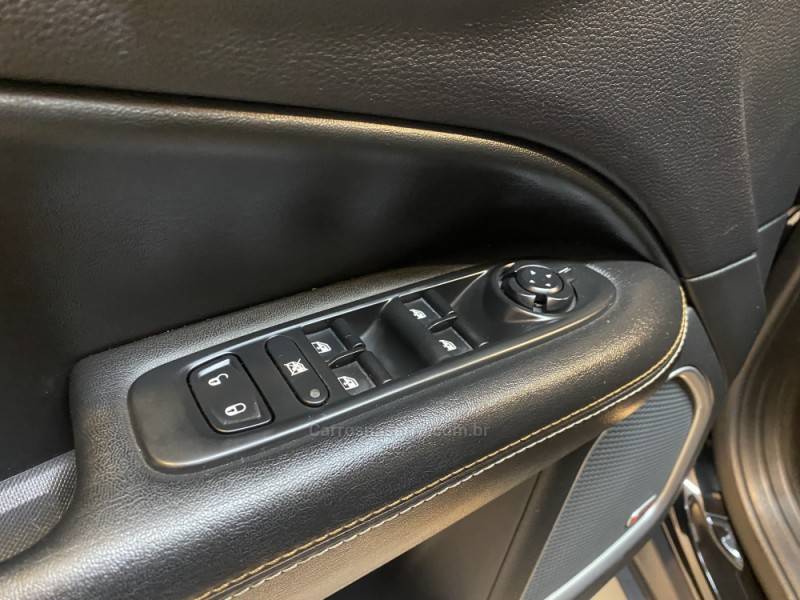 JEEP - COMPASS 2.0 16V FLEX LONGITUDE AUTOMÁTICO - 2017/2017 - Preta - R$ 94.900,00