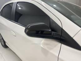 CHEVROLET - ONIX 1.0 JOY BLACK 8V FLEX 4P MANUAL - 2021/2021 - Branca - R$ 62.900,00